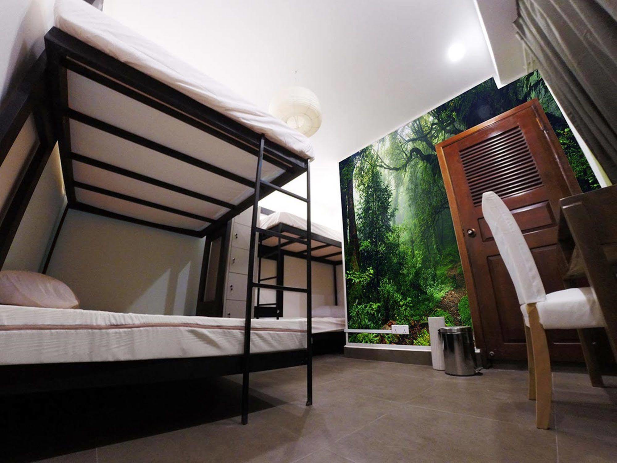 Aura Thematic Hostel Phnom Penh Ngoại thất bức ảnh