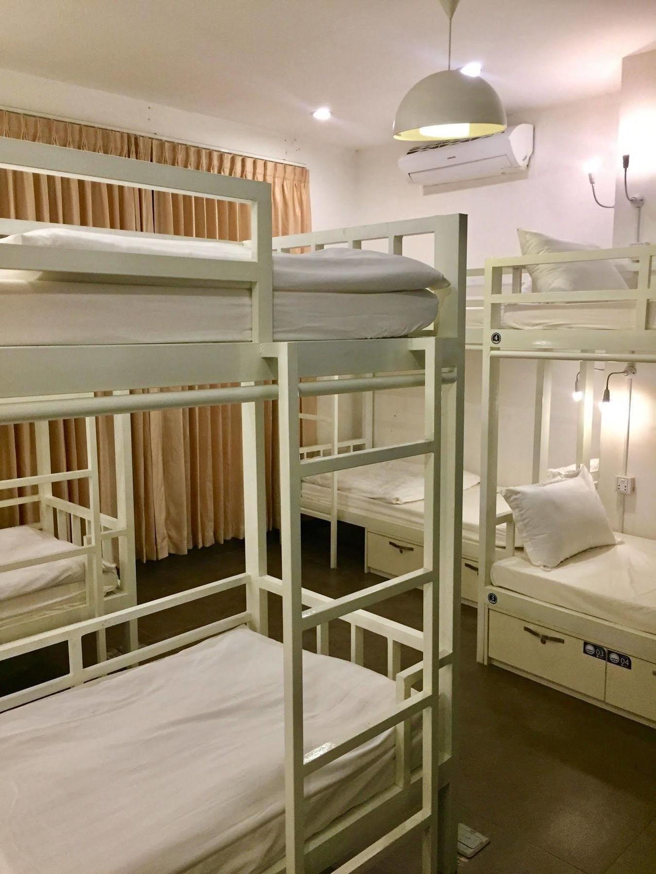 Aura Thematic Hostel Phnom Penh Ngoại thất bức ảnh